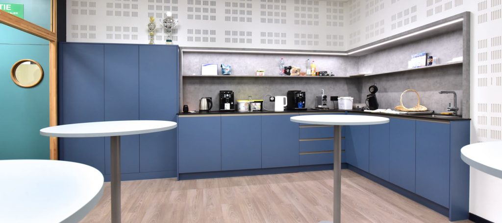 Aménagement d'espaces professionnels - cuisine - avec la Menuiserie Doppler