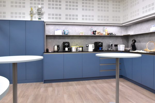 Aménagement d'espaces professionnels - cuisine - avec la Menuiserie Doppler