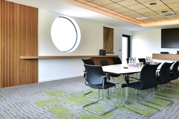 Aménagements meubles salle de réunion